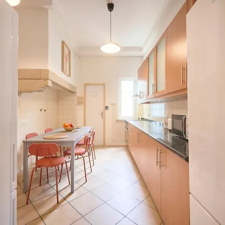 Amazing Coliving In Marques De Pombal בית הארחה