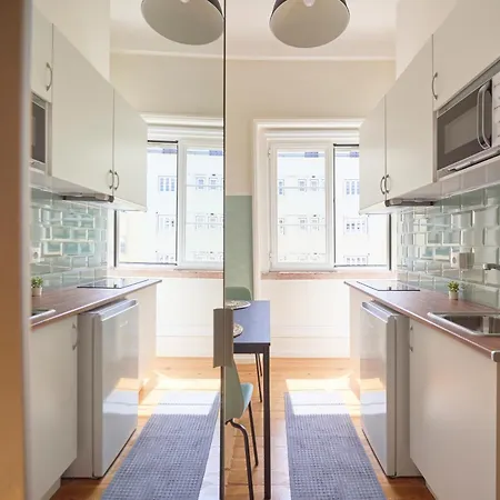Affittacamere Amazing Coliving In Marques De Pombal Lisbona